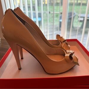 Ivanka Trump Floria Ivory Patent 9M